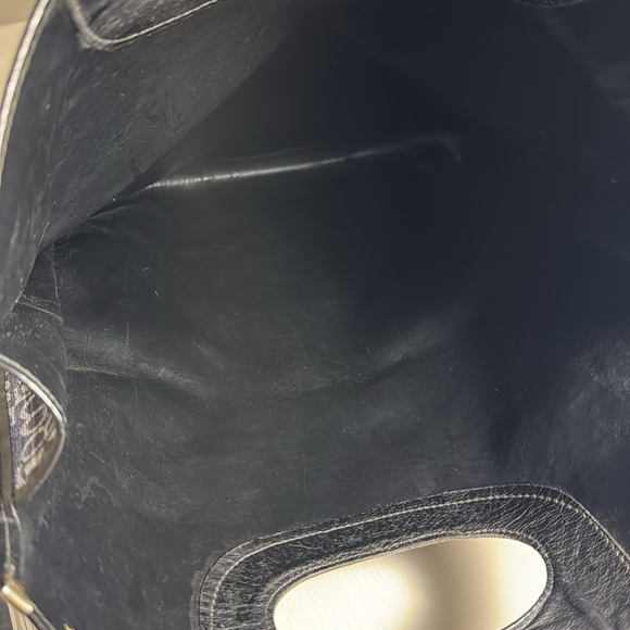 BALENCIAGA PARIS Navy Fold Over Signature Clutch Bag - Picture 5 of 7